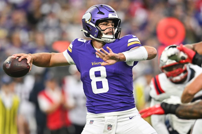 Vikings and Eagles complete trade for former starting QB