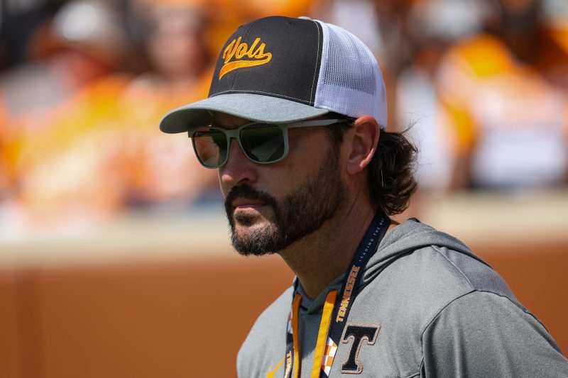 San Francisco Giants in talks with college coach for manager job
